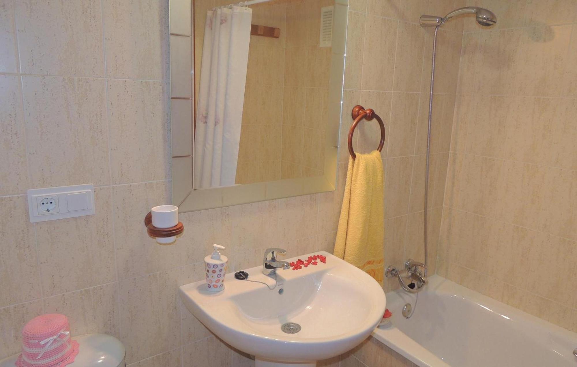 3 Bedroom Nice Apartment In Jerez De La Frontera Exterior photo