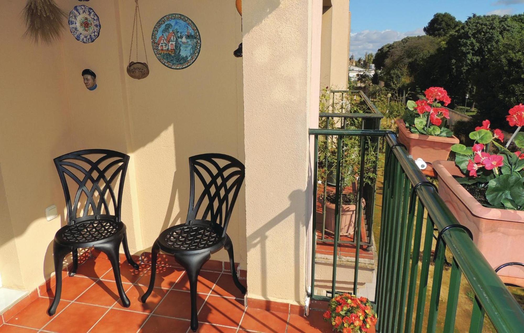 3 Bedroom Nice Apartment In Jerez De La Frontera Exterior photo